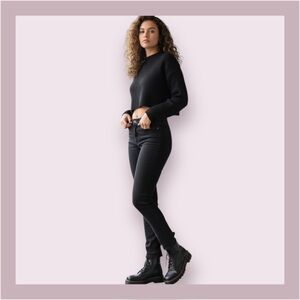 Uniqlo Black Mid Rise Skinny Fit Straight Jean